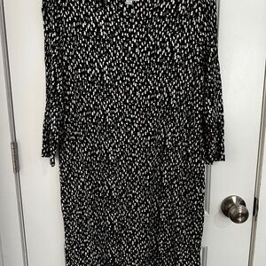 Katherine Barclay Monochrome Long Sleeve Dress
